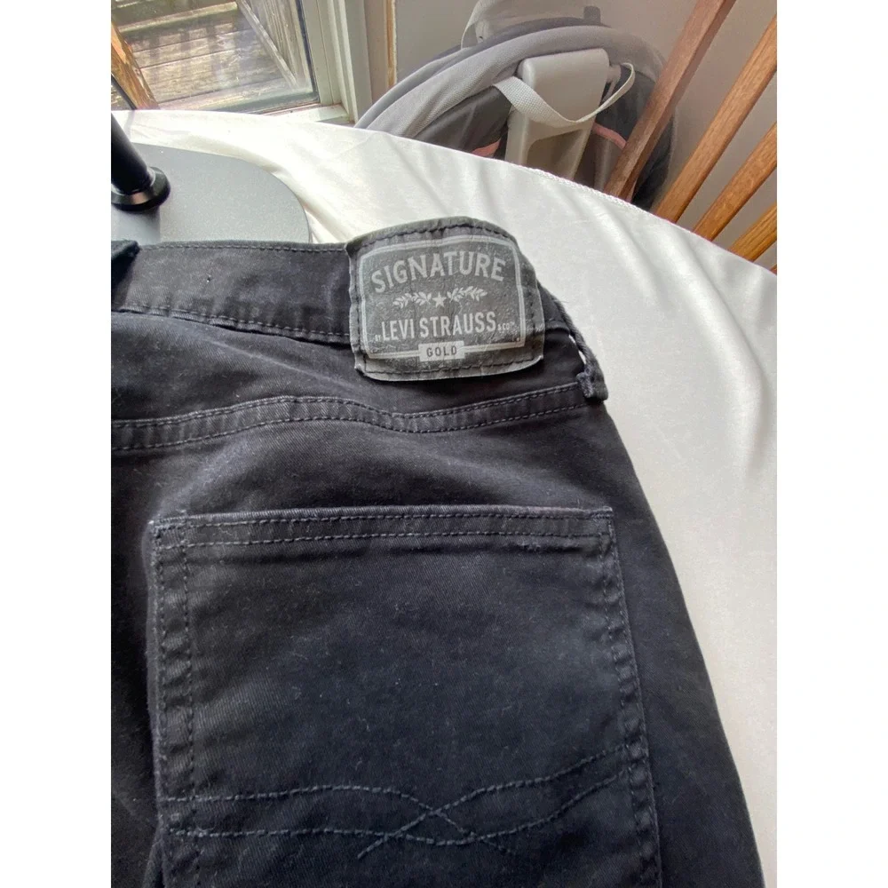 Signature by Levi Strauss Gold Label Mens Athletic Fit Black Jeans 30x32